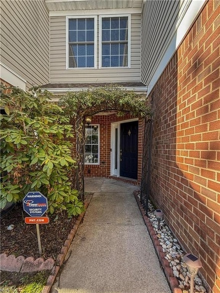 Building Photo - 2656 Bracston Rd