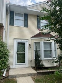 Building Photo - Beautiful 3 Bedroom 1.5 Bathrooms Anne Arundel County Town Home