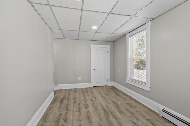Building Photo - 140 Bailey St