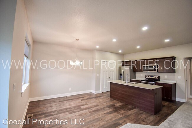 Building Photo - 3 br, 2.5 bath House - 312 N Warrior Lane