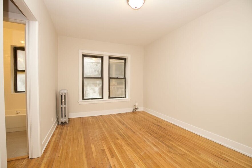 Building Photo - 3300 W Schubert Ave