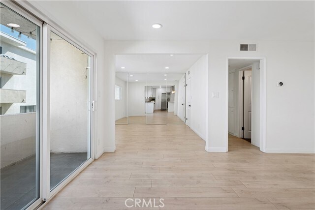 Building Photo - 5330 Zelzah Ave