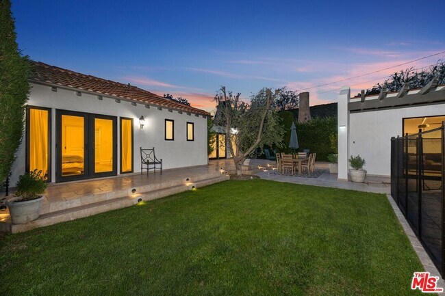 Building Photo - 514 Walden Dr
