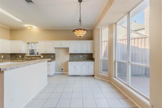 Building Photo - 313 Meadowood Ln