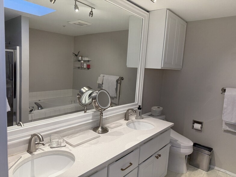 Master bathroom - 728 N 94th St