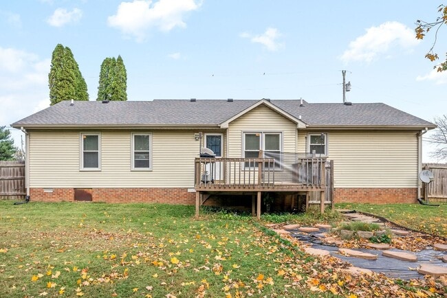 Building Photo - Move-In Ready - Pet Friendly!
