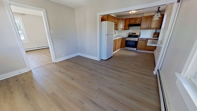 Building Photo - Beautifully Styled Colonial Home with Upgrades!