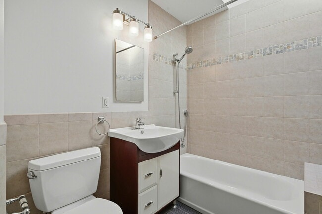 Building Photo - 4439 Kirkham St