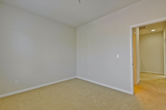 Building Photo - Wow! What a Great Home! Available Now!