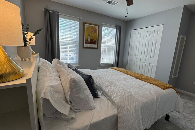 Building Photo - 9414 Grant Ave