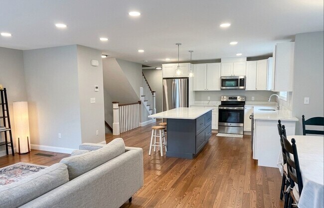 Building Photo - 57 Castine St