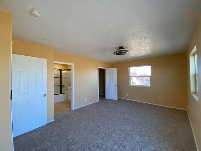 Building Photo - 72 Aspen Dr