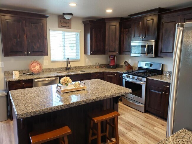 Building Photo - 42 E 1825 N