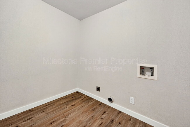 Building Photo - 218 Kansas St