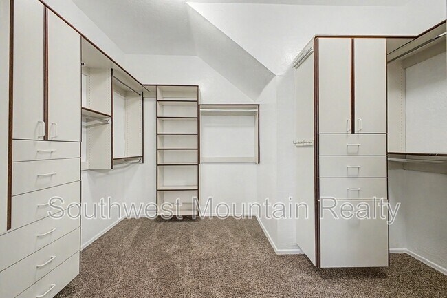Building Photo - 45556 W Tucker Rd