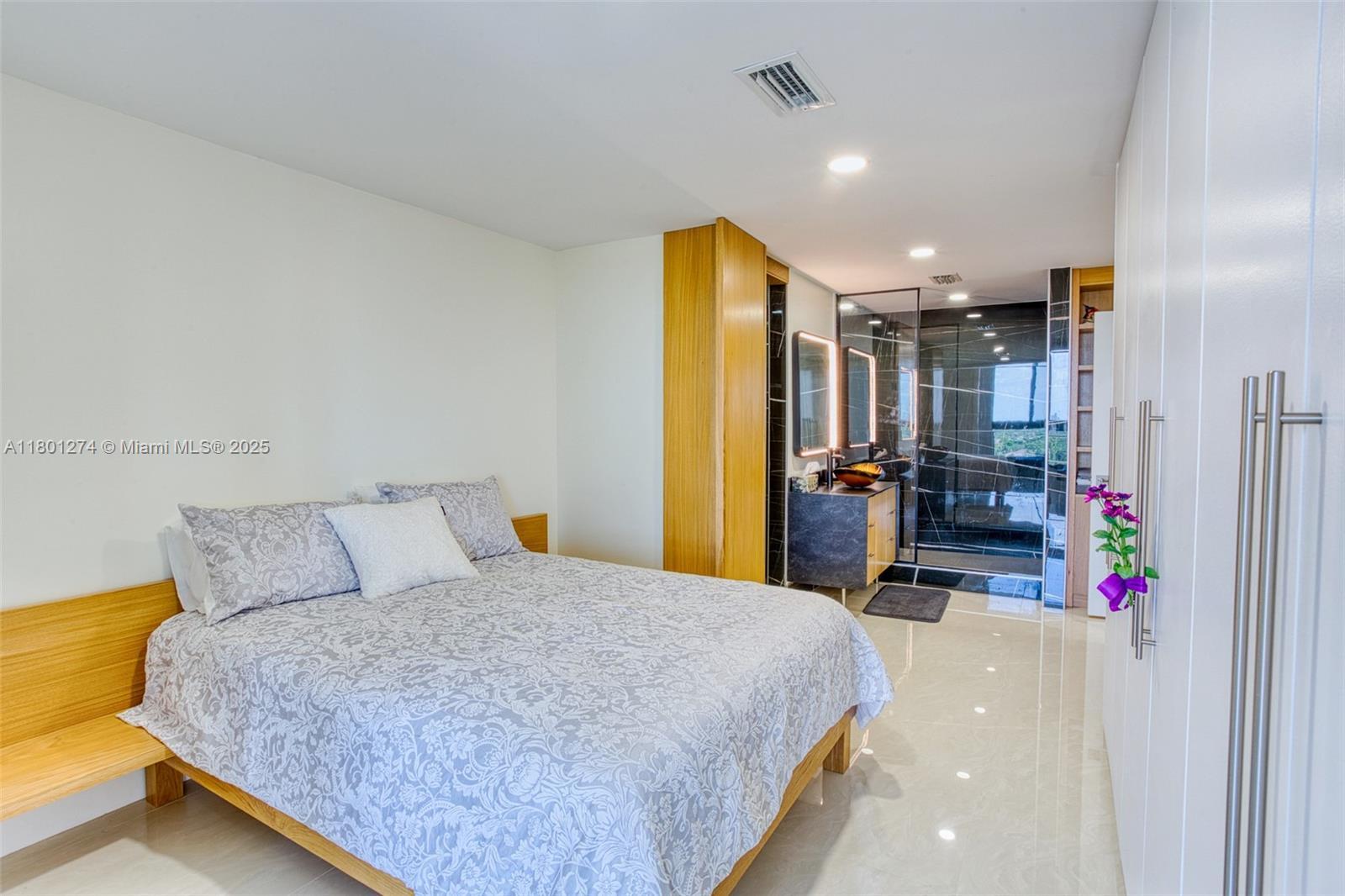 Building Photo - 1500 S Ocean Dr