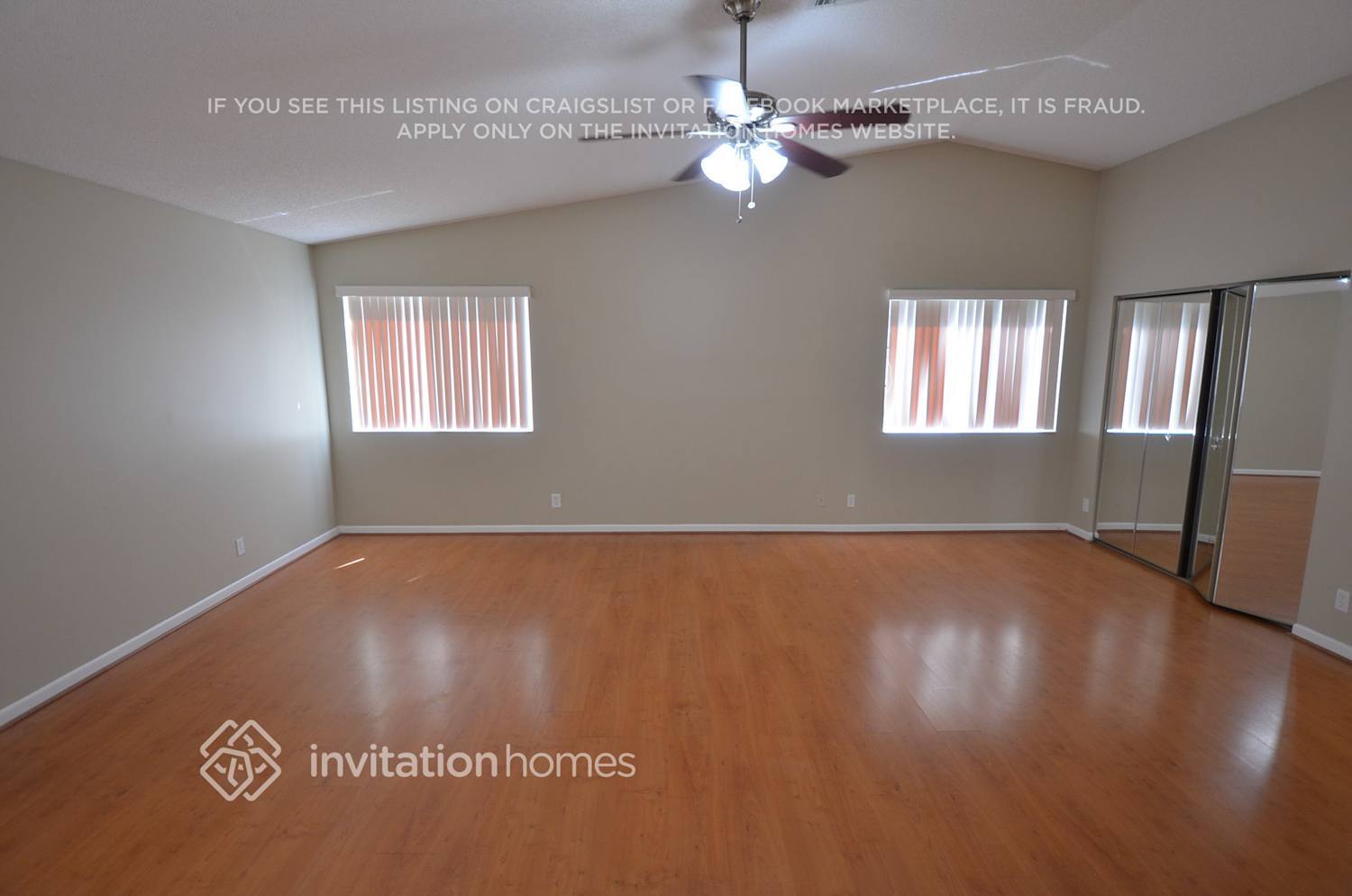 Building Photo - 10444 Sunstream Ln