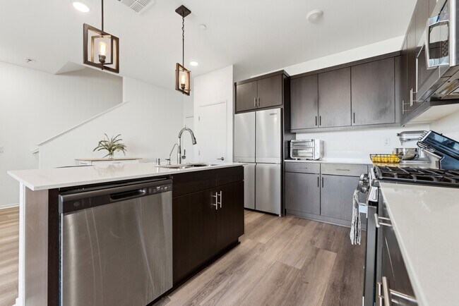 Building Photo - 336 Sweet Pl