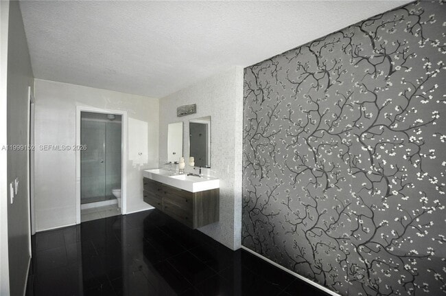 Building Photo - 2030 S Ocean Dr