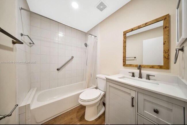 Building Photo - 4718 SW 67th Ave