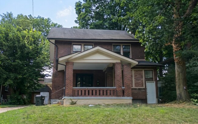 Building Photo - 35 Woodcrest Ave
