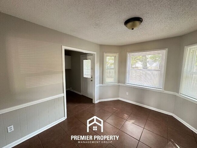 Building Photo - 4440 Castle Heights Dr