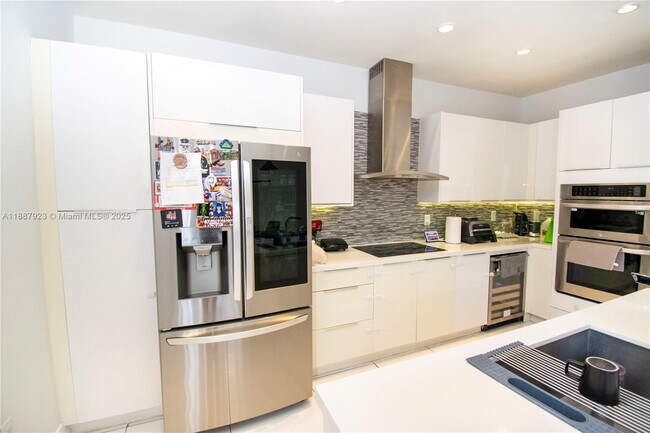 Building Photo - 6320 NW 104th Path