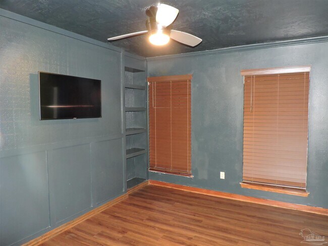 Building Photo - 3223 Windmill Cir