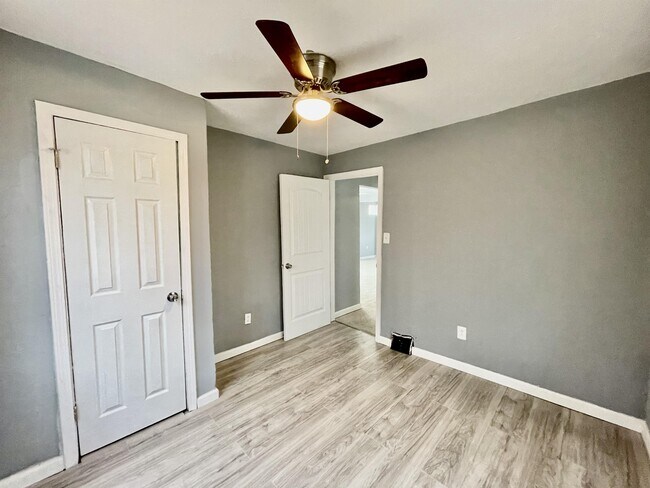 Building Photo - 2127 Park Ave