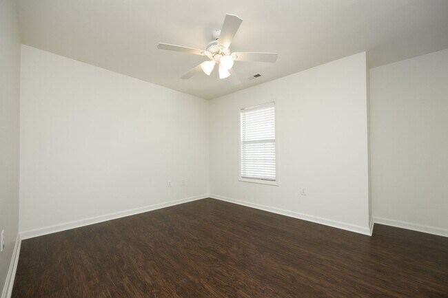 Building Photo - Now Available in Cary! Cozy 2-Bedroom Condo with Fireplace, Pool Access & Covered Porch!