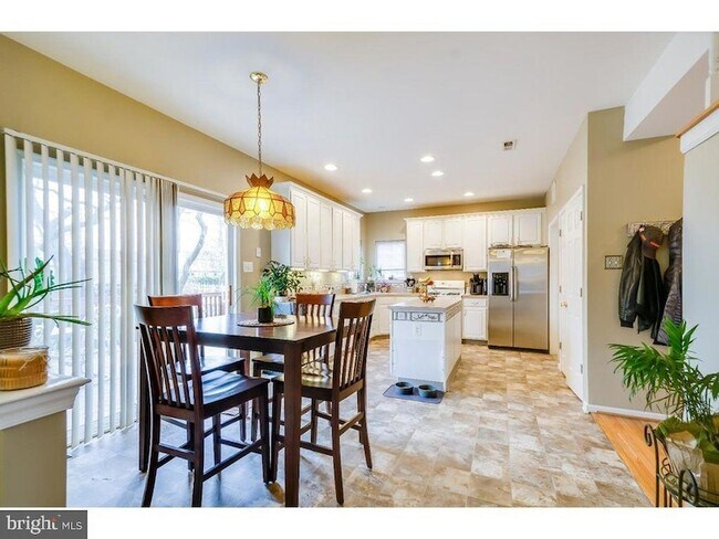 Building Photo - 9 Buttonwood Dr