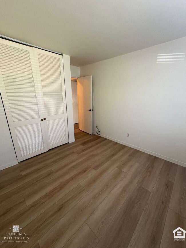 Building Photo - 429 Bernice Ln