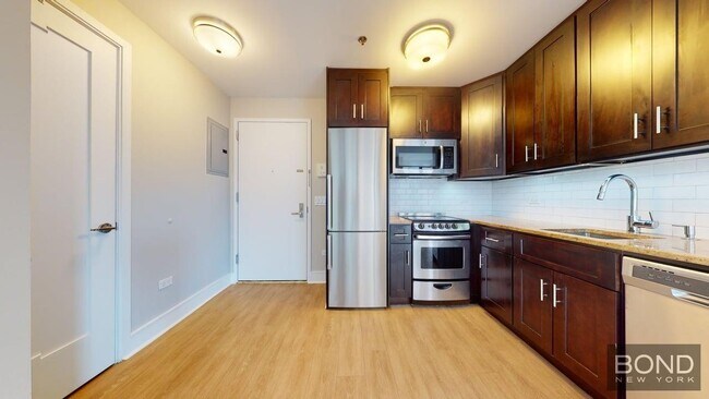 Building Photo - 237 E 34th St