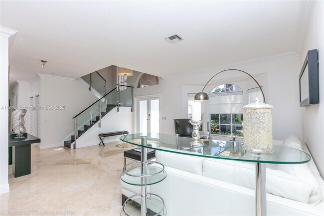 Building Photo - 2564 Jardin Ct