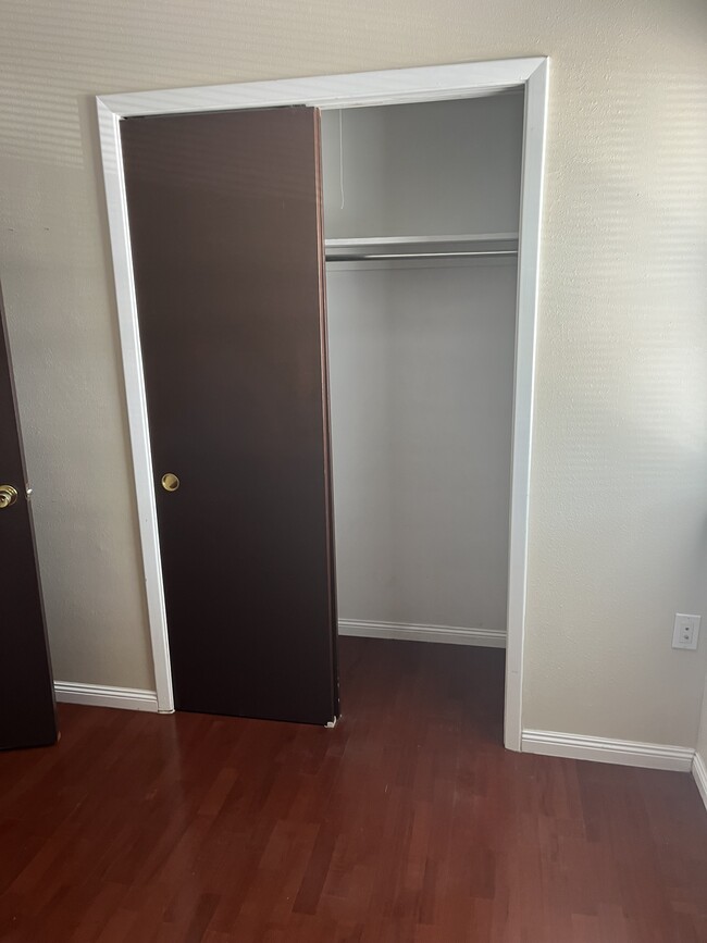 Building Photo - 138 Scottwood Dr SE