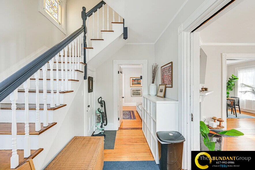 Building Photo - 44 Cottage St