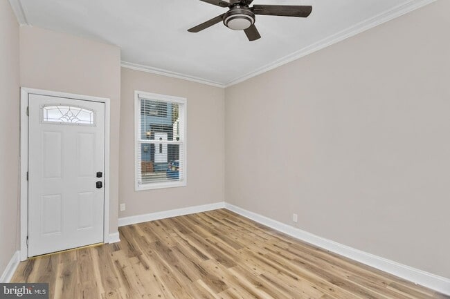 Building Photo - 22 Thompson St