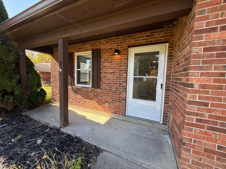 Front Entry - 307 June Marie Dr
