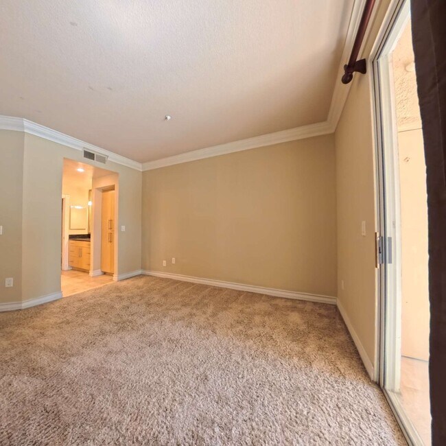 Building Photo - Luxury Mid-Rise | Guard Gated | Underground Garage Area | Resort Style Amenities