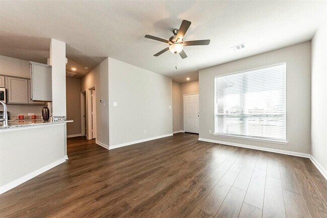 Building Photo - 8220 Tourmaline Wy