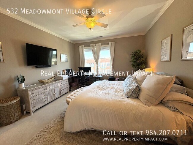 Building Photo - 532 Meadowmont Village Cir