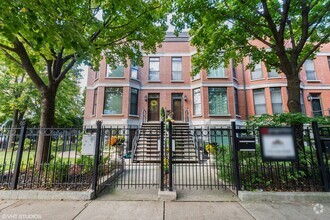 Building Photo - 1550 W Jackson Blvd