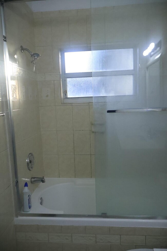 Building Photo - 14750 SW 156th Ave