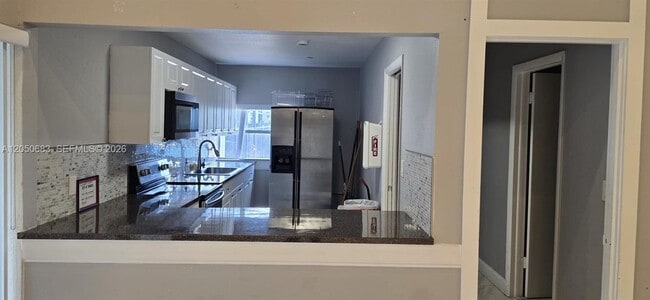Building Photo - 7400 NW 85th Ct