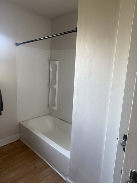 Building Photo - 1016-1018 Jackson St