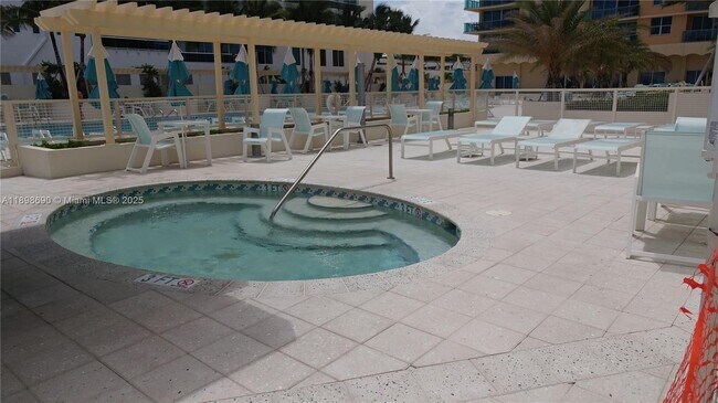 Building Photo - 2501 S Ocean Dr