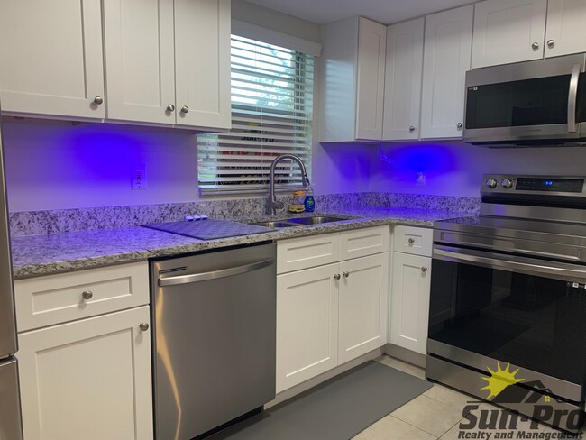 Building Photo - 116 Moonstone Ct