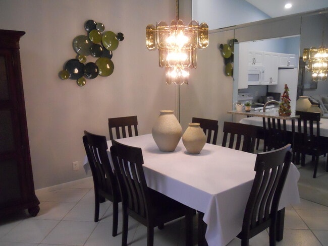 Building Photo - 8199 Springlake Dr