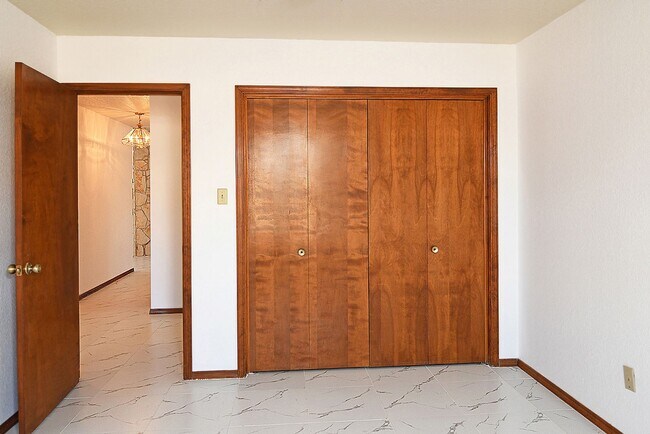 Building Photo - 6621 Vista Hermosa