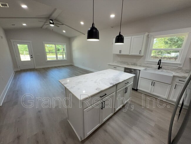 Building Photo - 5141 W Spencer Field Rd